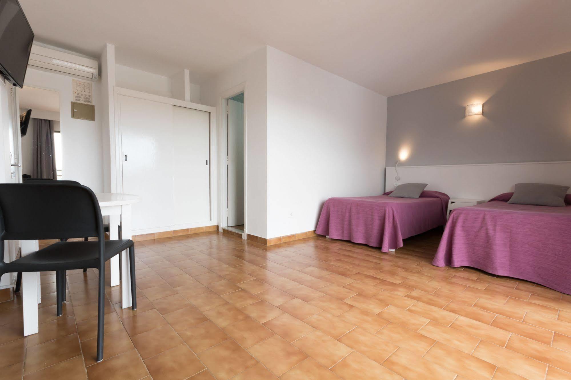 Apartamentos Orosol 2 By Typic Hotels ซานอันโตนิโอ ภายนอก รูปภาพ