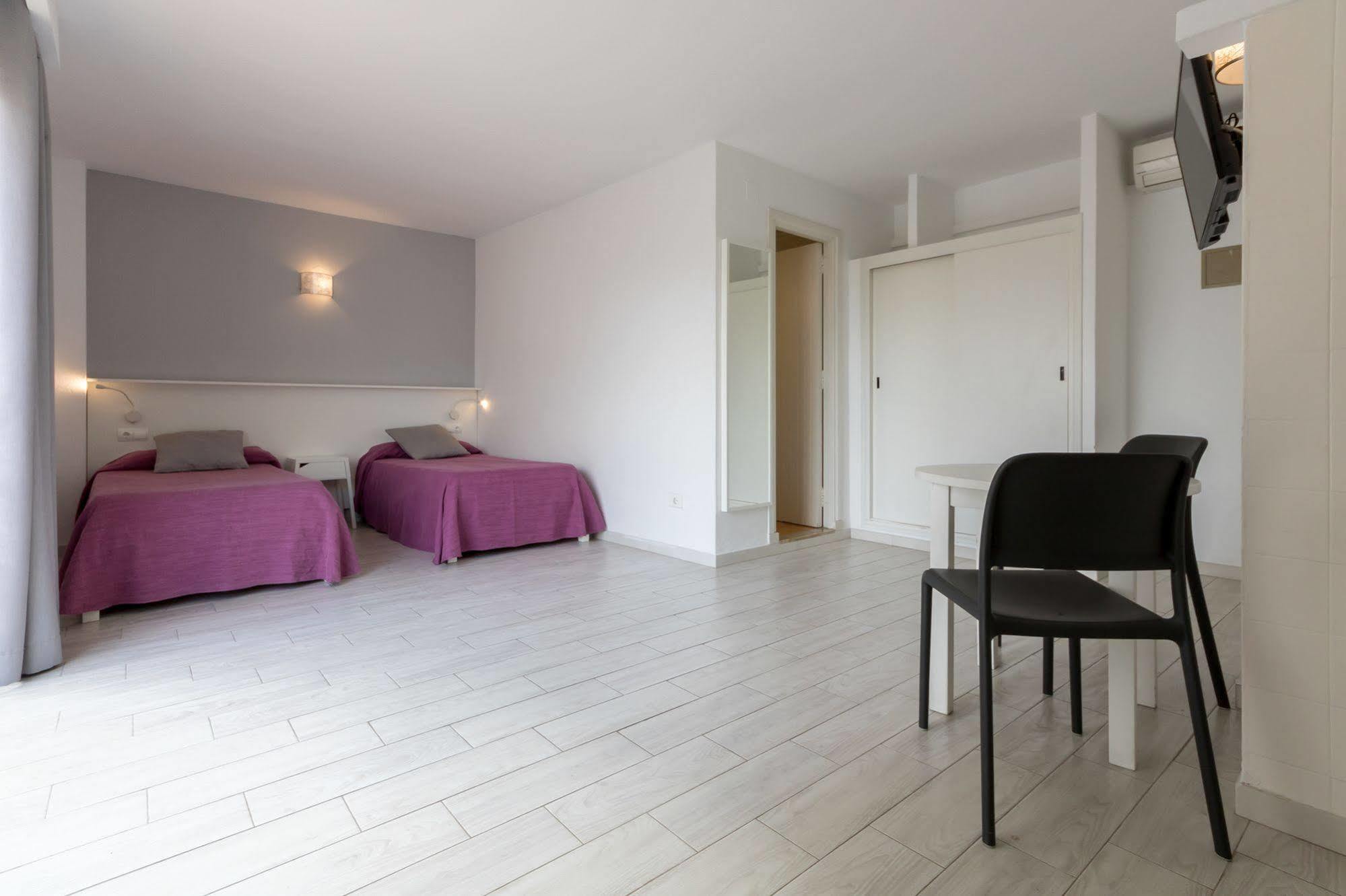 Apartamentos Orosol 2 By Typic Hotels ซานอันโตนิโอ ภายนอก รูปภาพ